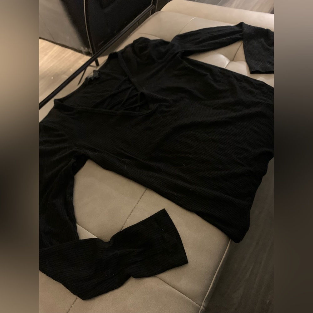 Women’s Forever 21 Medium Long Sleeve Black Shirt with V Neck Design